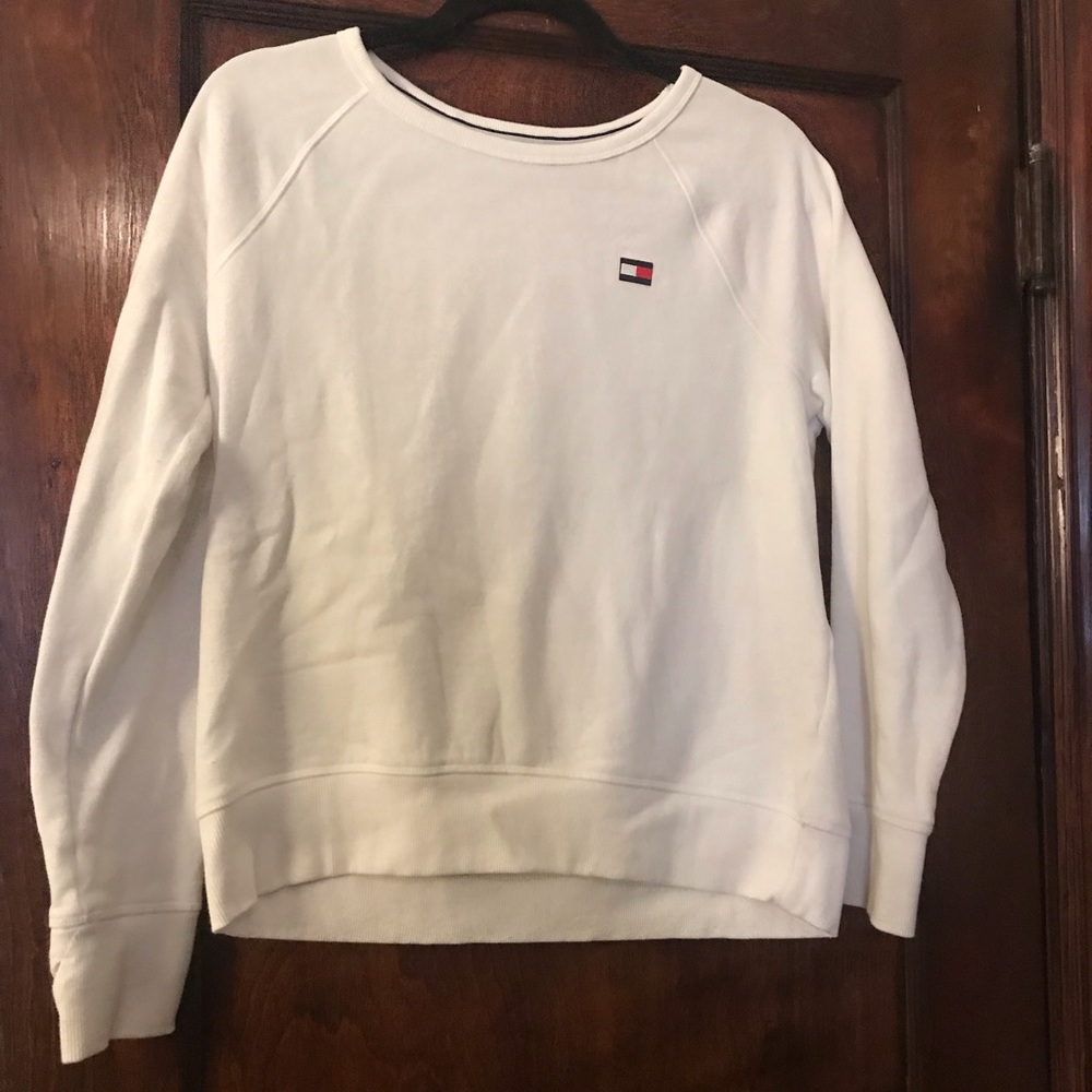 Tommy Hilfiger 90s style crew sweater shirt